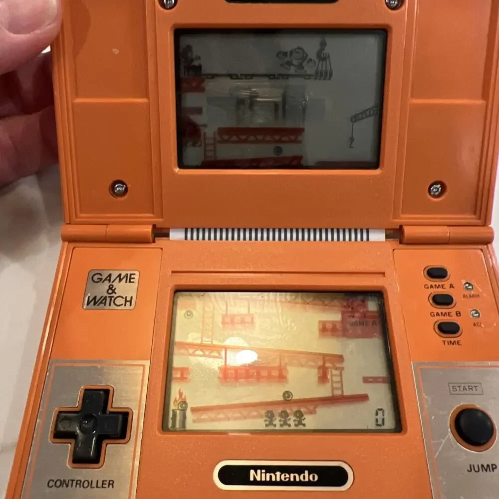 NINTENDO Donkey Kong Game and Watch DK-52 1982 Works!